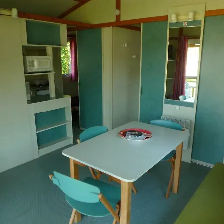 Camping La Roseraie D'omaha Surrain