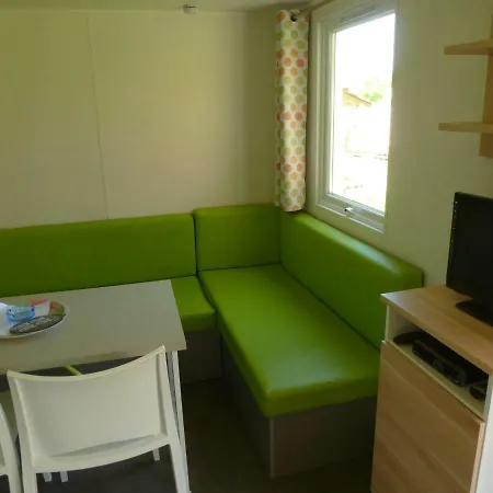 Camping La Roseraie D'omaha Surrain